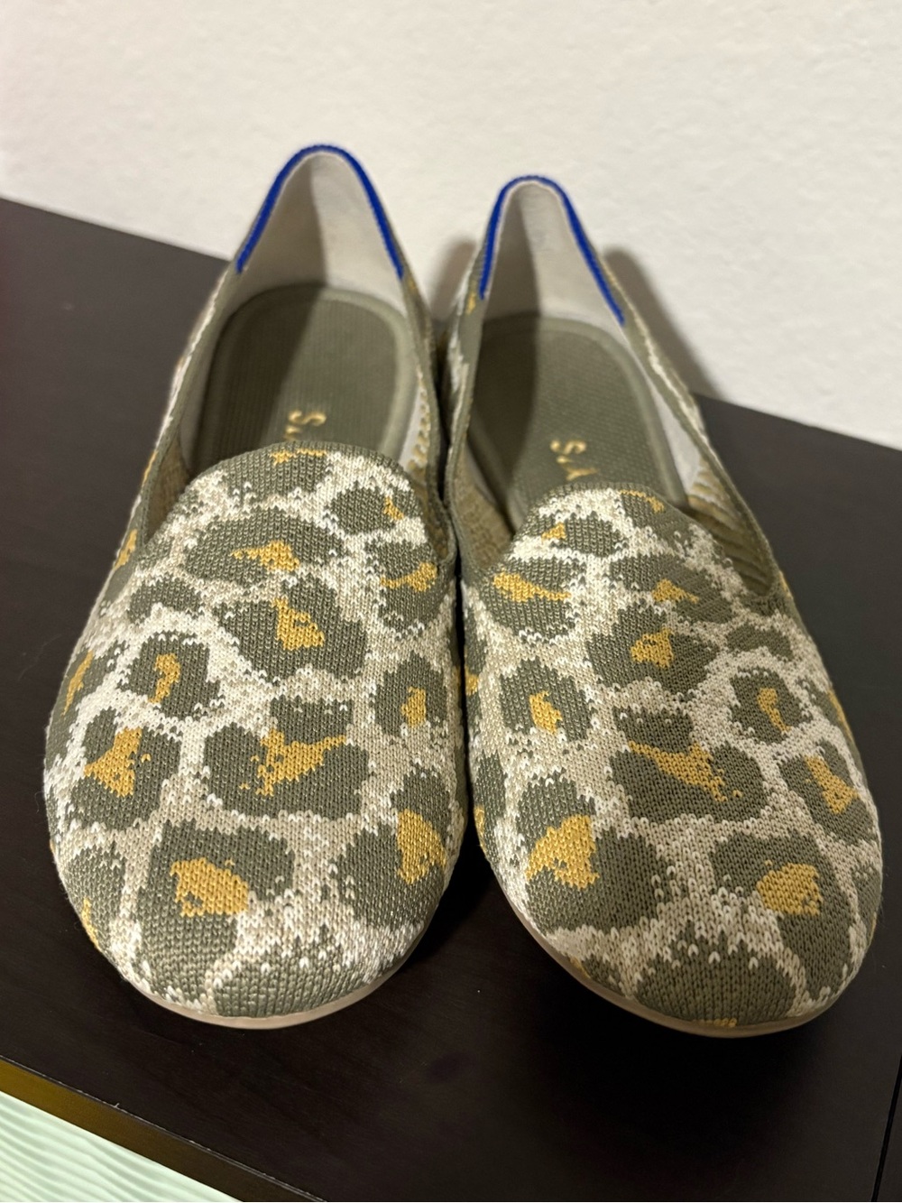 Women’s Slip-On Leopard Print Canvas Shoes in Green and Yellow